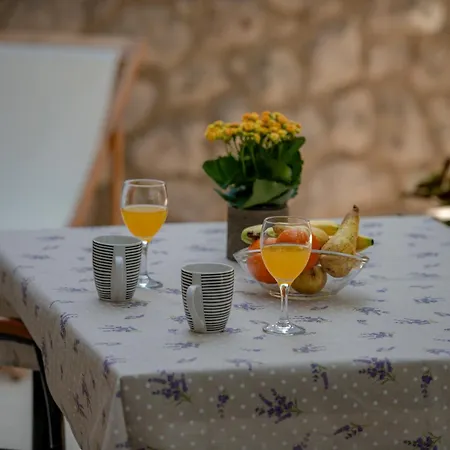 Διαμέρισμα Garden Oasis