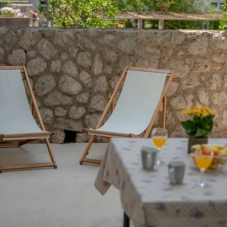 Διαμέρισμα Garden Oasis *