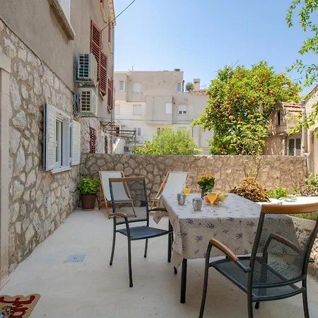 Apartman Garden Oasis *